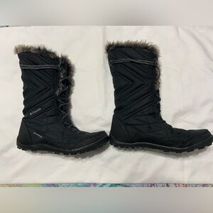 Columbia Black Quilted Winter Boots with Fur size 8.5